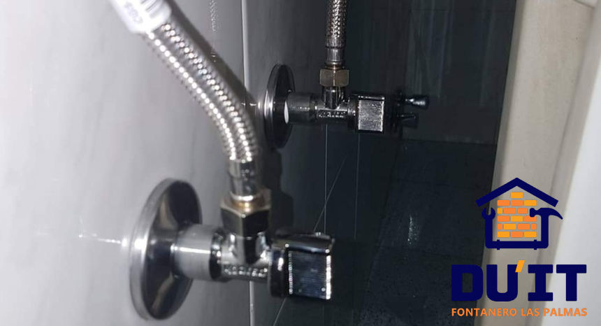 Como cerrar llave de paso agua para arreglar cisterna inodoro - Fontanería  